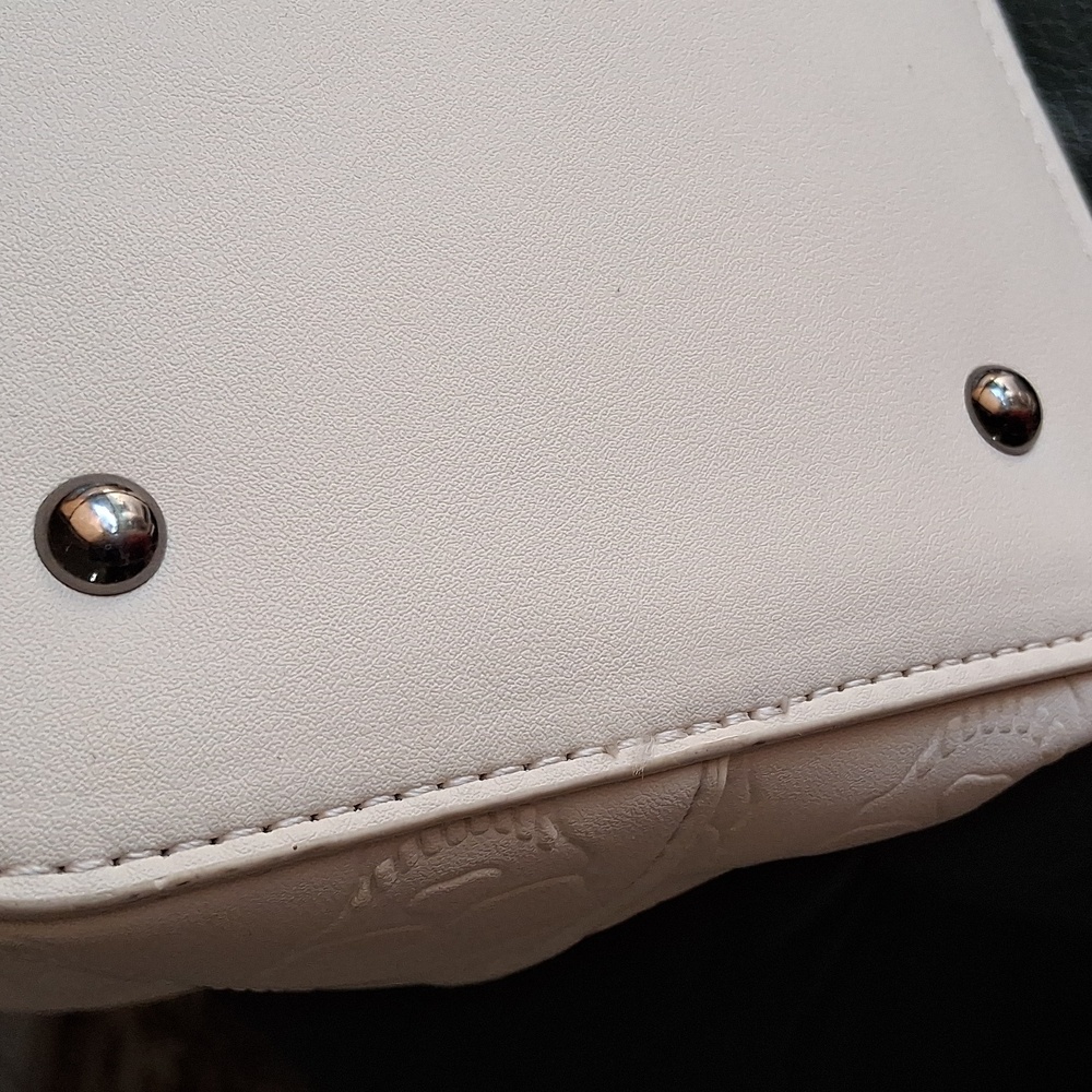 BETSEY JOHNSON Chalk color with Embossed Skulls & Bandana Purse. NWT. - Picture 13 of 15